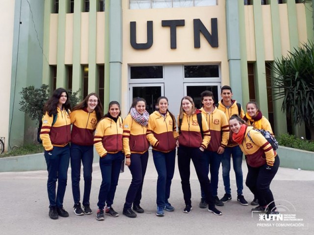 Estudiantes de Devoto visitaron laboratorios donde realizarán prácticas profesionalizantes