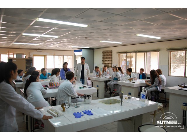 Nuestros laboratorios, eje del trabajo articulado con Escuelas ProA