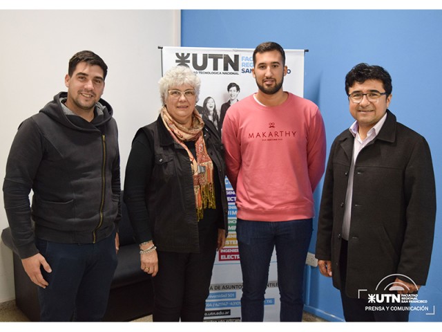 Estudiante español realiza prácticas de investigación en energía solar en nuestra Facultad