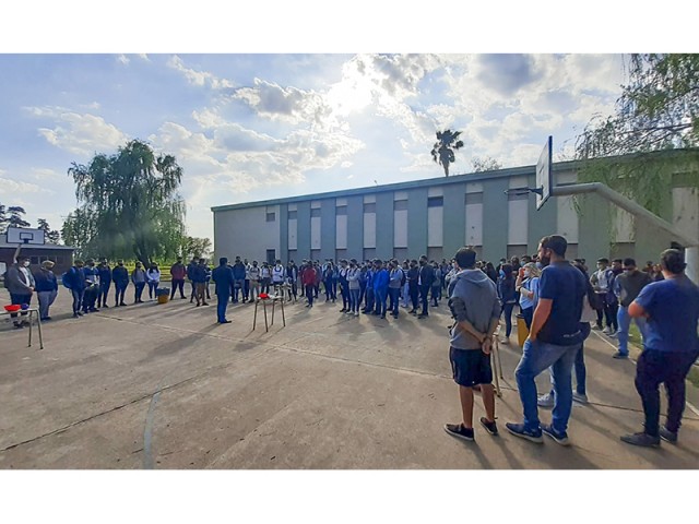 Primer día en la Universidad: Recibimos a más de 150 aspirantes a ingresar y sus familias