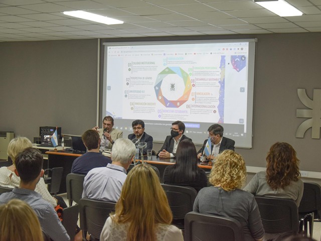 Asamblea Universitaria: Los candidatos a Rector y Vicerrector visitaron nuestra Facultad