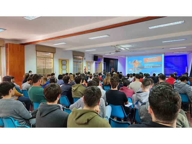 Con 120 inscriptos, comenzó el Seminario Nivelatorio de la Tecnicatura Universitaria en Programación