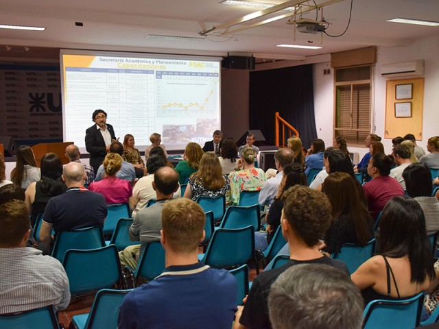 Acto de reconocimiento de personal Docente y Nodocente de nuestra Facultad Regional