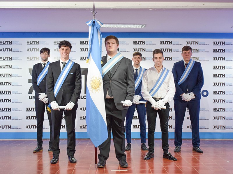 Se realizó la ceremonia de cambio de Bandera y escoltas