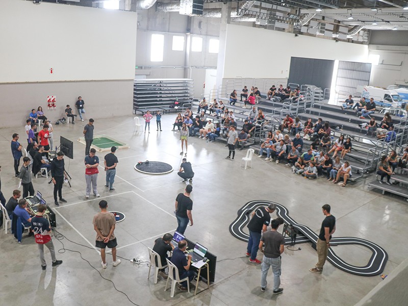 Más de 50 equipos participaron de la Competencia Nacional de Robótica