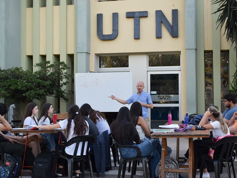 Una nueva clase pública tuvo lugar en nuestra Facultad Regional