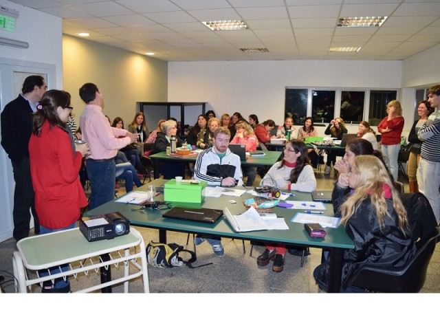 Se realizó con éxito el primer encuentro de capacitación en Robótica Educativa