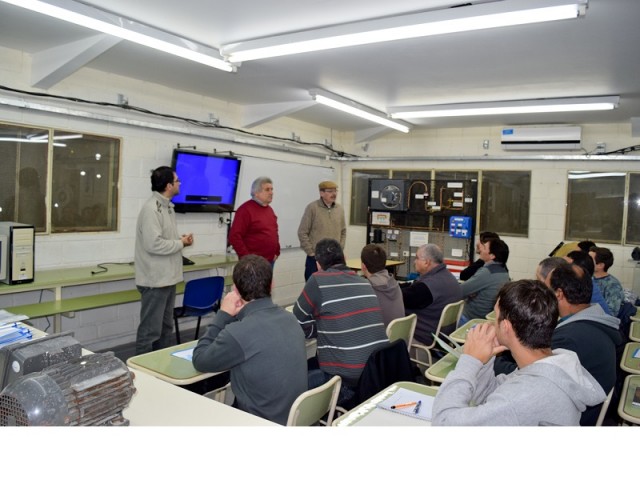 Comenzó a desarrollarse el curso de "Bobinado y prueba de motores eléctricos"