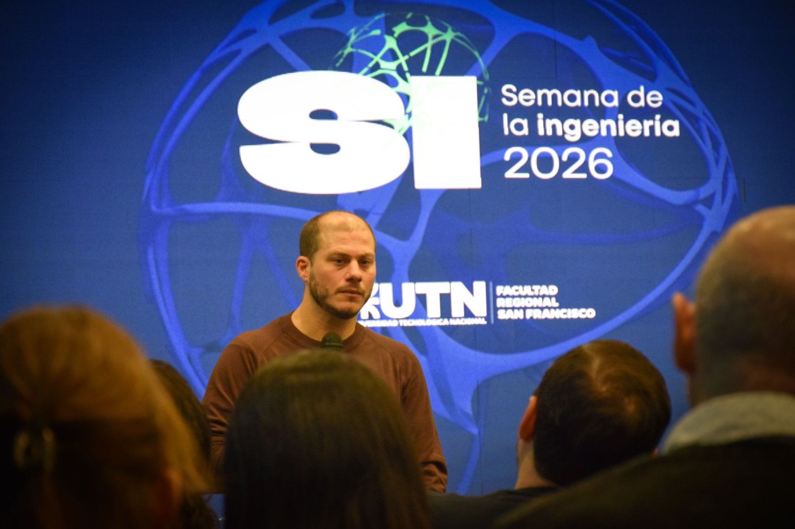 Gabriel Mosso habló de Inteligencia Artificial ante empresarios y estudiantes universitarios