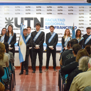 Se realizó el acto de cambio de abanderado y escoltas en nuestra Facultad